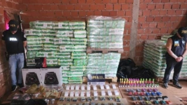 Megaoperativo policial desmantela una importante red de contrabando en Puerto Iguazú.