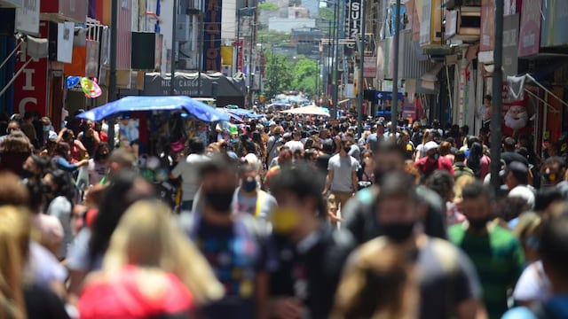 Cómo será el movimiento de los comercios en Córdoba, durante el feriado. (José Hernández/La Voz).