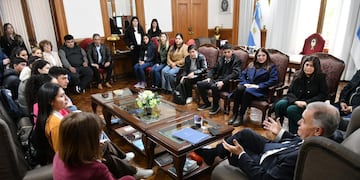 Los alumnos del IES La Cocha obtuvieron importantes premios en el concurso nacional “Jurando Alumnos SRA”. Una estudiante obtuvo puntaje perfecto.