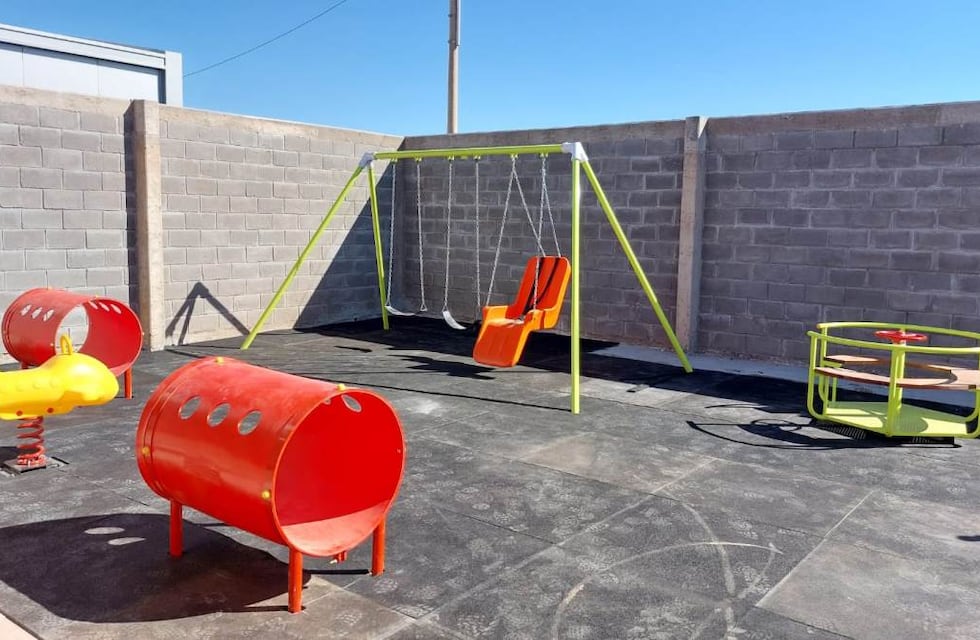 Llego el momento del corte de cintas: inauguran el jardín maternal en Capitán Montoya