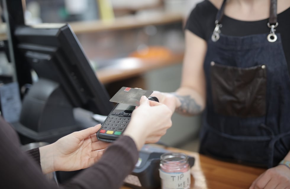 Este grupo de empleados de comercio tendrá un aumento salarial y ganará más de $1.000.000