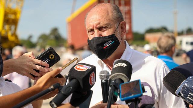 Omar Perotti antes de la reunión con gobernadores