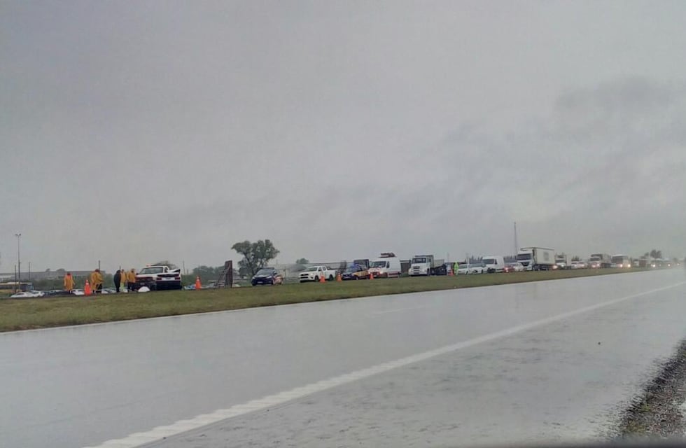 Murió automovilista tras el choque con un camión en Autopista Rosario-Buenos Aires