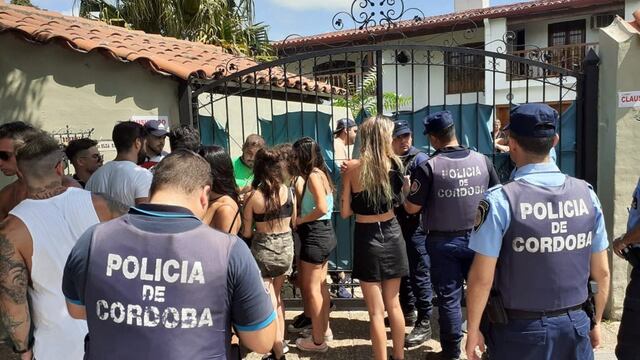 Las fiestas clandestinas también siguen en la mira de las autoridades sanitarias.