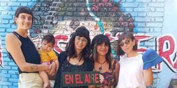 Las creadoras de la revista digital, Pan y queso, que hace foco en las infancias.