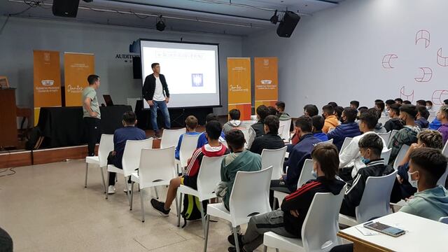 Charla Sportivo 24 de Septiembre futbol infantil