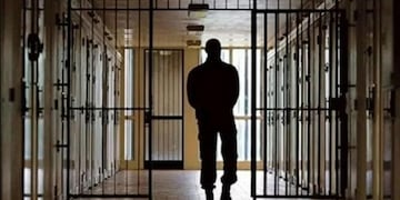 Garupá: un pastor evangélico fue detenido acusado de abusar y embarazar a su nieta de 15 años.