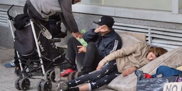 Personas que duermen en aeroparque aseguran que es por la inseguridad.