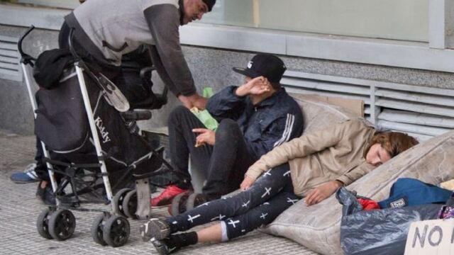 Personas que duermen en aeroparque aseguran que es por la inseguridad.