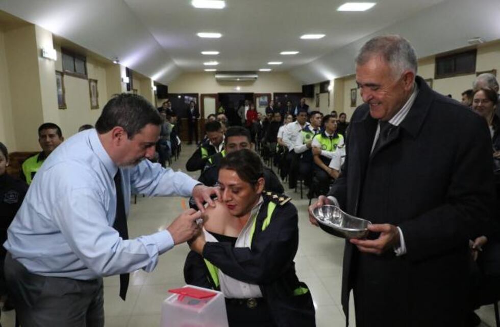 Lanzan jornada de vacunación contra el dengue para personal esencial este sábado