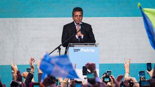 Sergio Massa va al balotaje contra Javier Milei (Foto: Clarín)