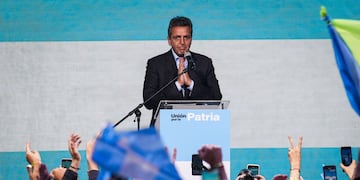 Sergio Massa va al balotaje contra Javier Milei (Foto: Clarín)