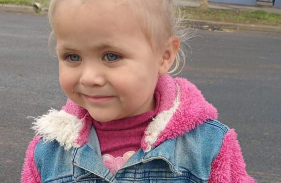 Empeora la salud de Thiara y su mamá vende tartas para los gastos