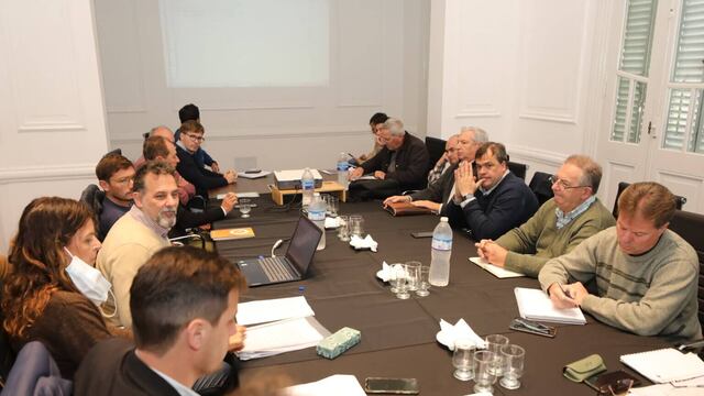 Reunión en el Centro Comercial por el uso de suelo alrededor de las Variante de la Ruta 34