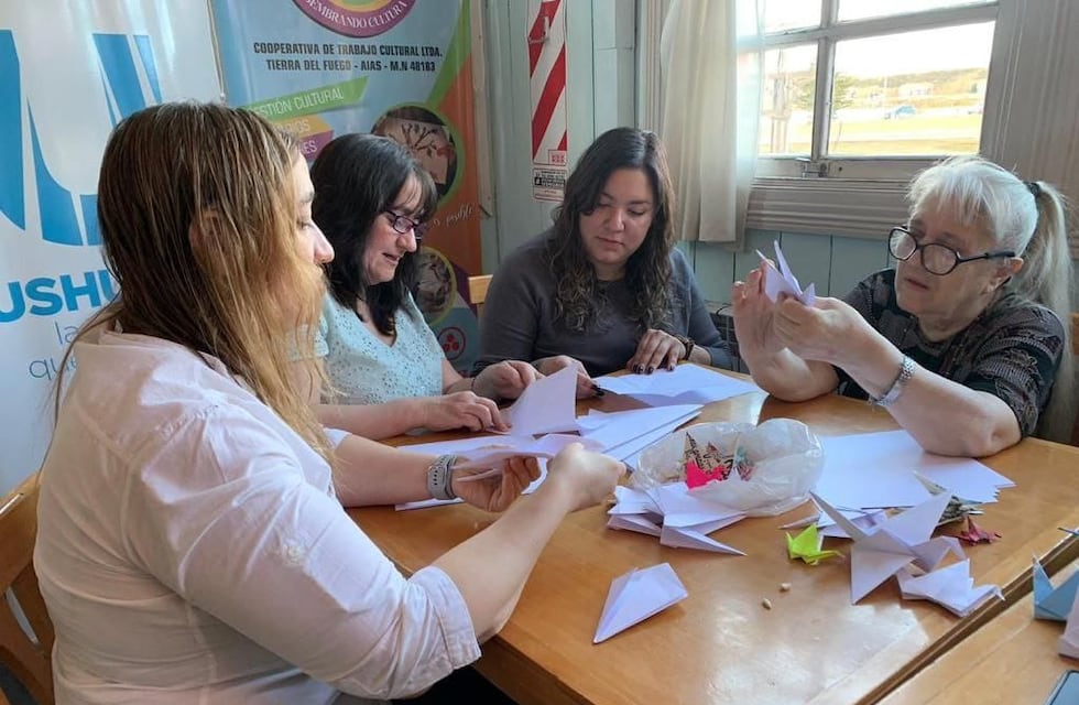 La Secretaría de Cultura y Educación acompañó la jornada por la paz “Armá tu propia grulla”