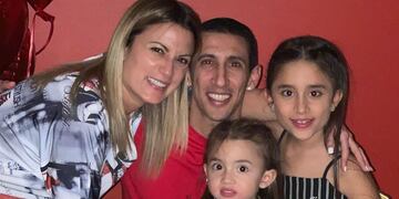 El futbolista de 34 años tuvo a casi toda su familia en la cancha.