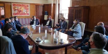 Varios ministros del gabinete de Rodolfo Suarez se reunieron con empresarios del sector de turismo, gastronómico y hotelero. Gentileza Gobierno de Mendoza