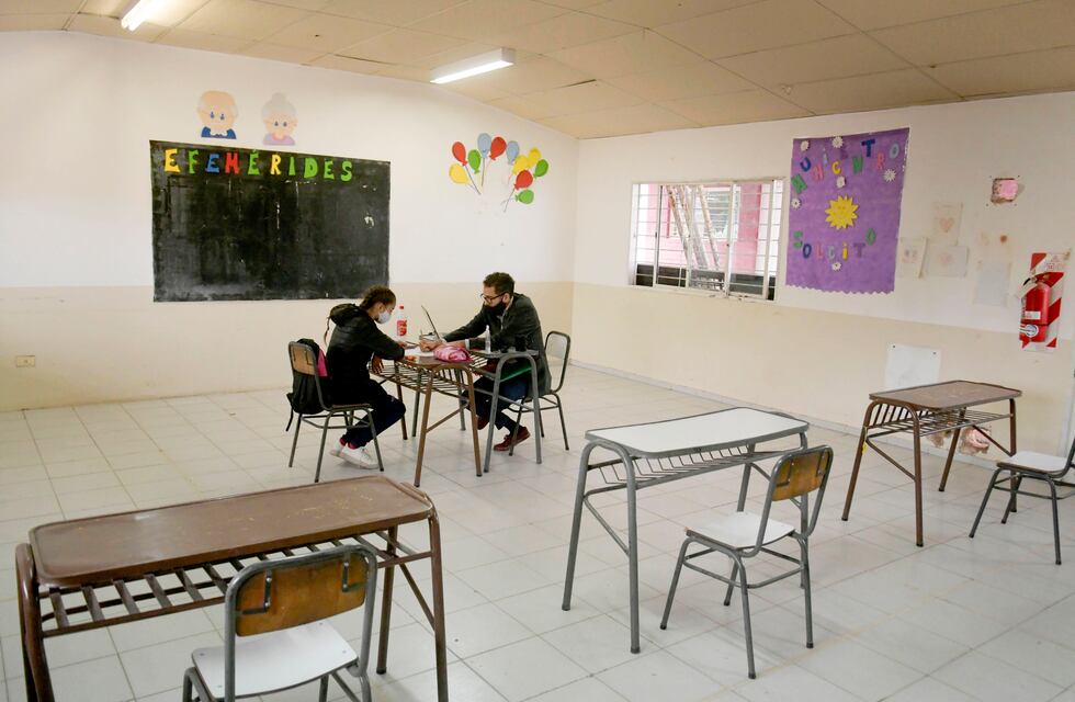 Dos mil escuelas deben activar protocolo para las clases presenciales y 50 están activas en Mendoza