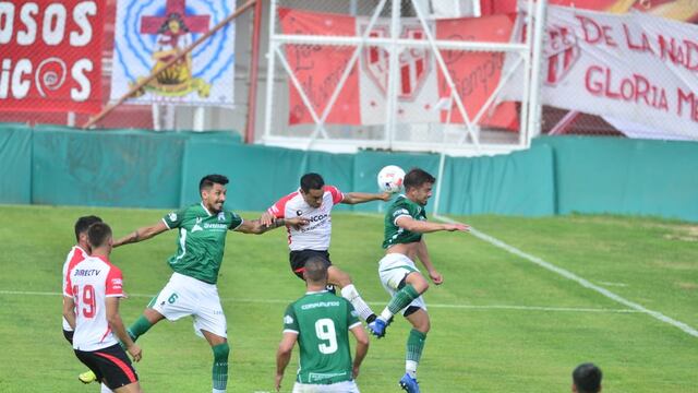 Dos cabezazos de Lucas Landa le permitieron a la Gloria rescatar un punto. Pero sigue abajo en la tabla. Y sin triunfos.
