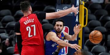 Con los dientes apretados se jugó el quinto partido dela serie con el cordobés Facundo Campazzo enfrentando a Portlland. (AP)