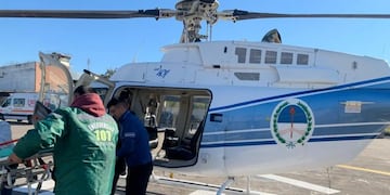 Una mujer de 73 años fue trasladada de urgencia al Centro de Salud gracias al Helicóptero Sanitario.