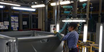 Automotrices. Los problemas en las importaciones están impactando en las rutinas laborales de las terminales locales y de sus proveedores. (Nicolás Bravo)