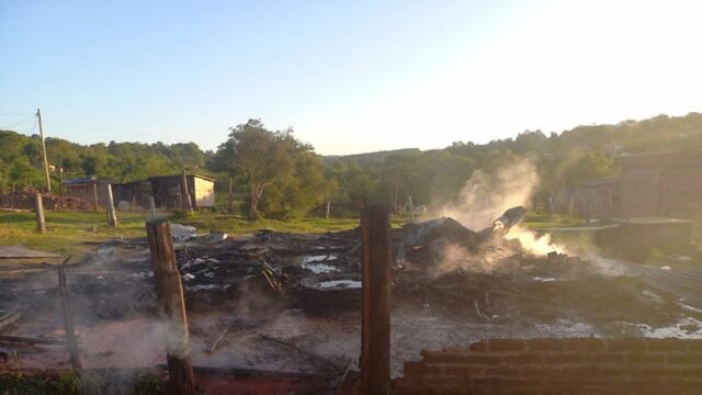 Oberá: incendio consumió por completo una vivienda.
