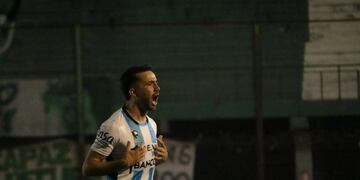 Martín Garnerone, el goleador de Racing y una victoria que no pudo ser para seguir arriba (Prensa Racing).
