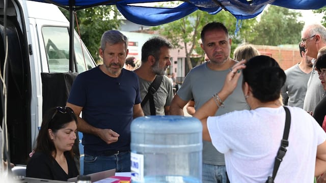 Rogelio Frigerio y Mauricio Davico recorren las zonas inundadas de Gualeguaychú