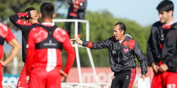 Lucas Bovaglio ya tiene los once para que Instituto visite a Agropecuario (Prensa IACC).