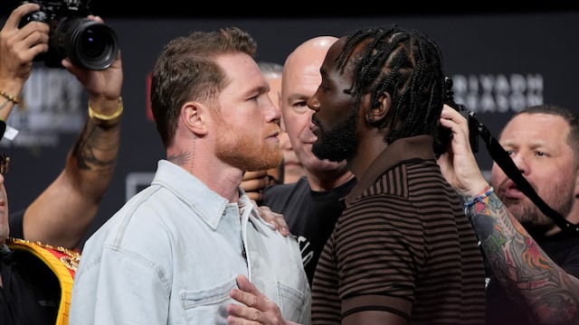 "Canelo" y Crawford se enfrentan este sábado