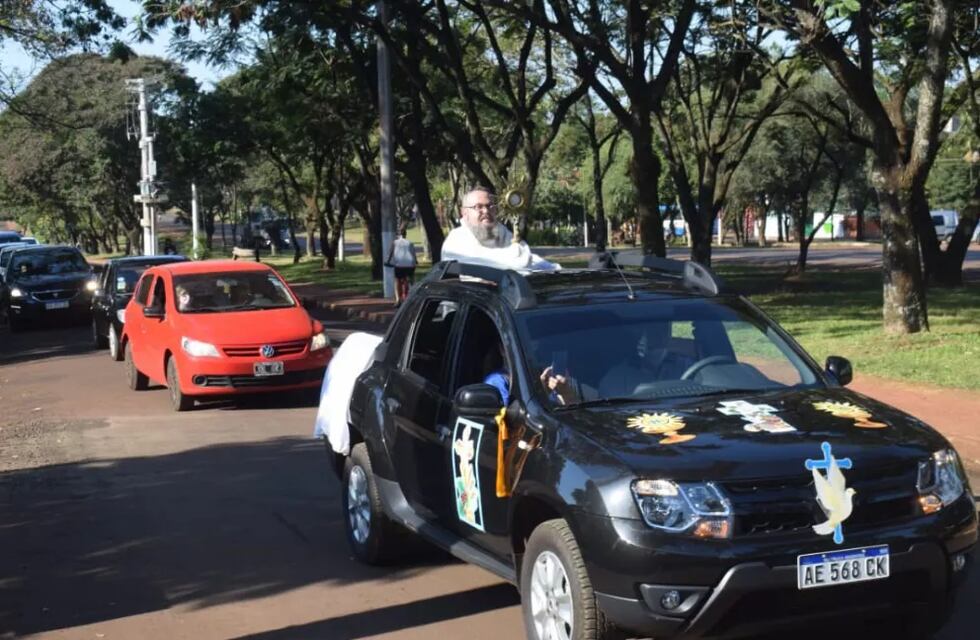 Jardín América: Se realizó la caravana por Corpus Christi en la localidad