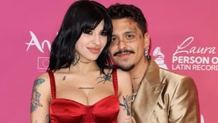 El llamativo gesto de Christian Nodal con Cazzu en plena alfombra roja que no pasó desapercibido en redes