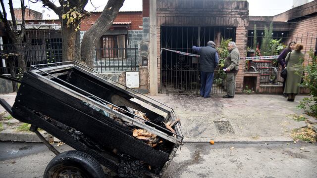 Una familia perdió todo al incendiarse la panadería que tenían en su casa de barrio Yofre Norte, ciudad de Córdoba.