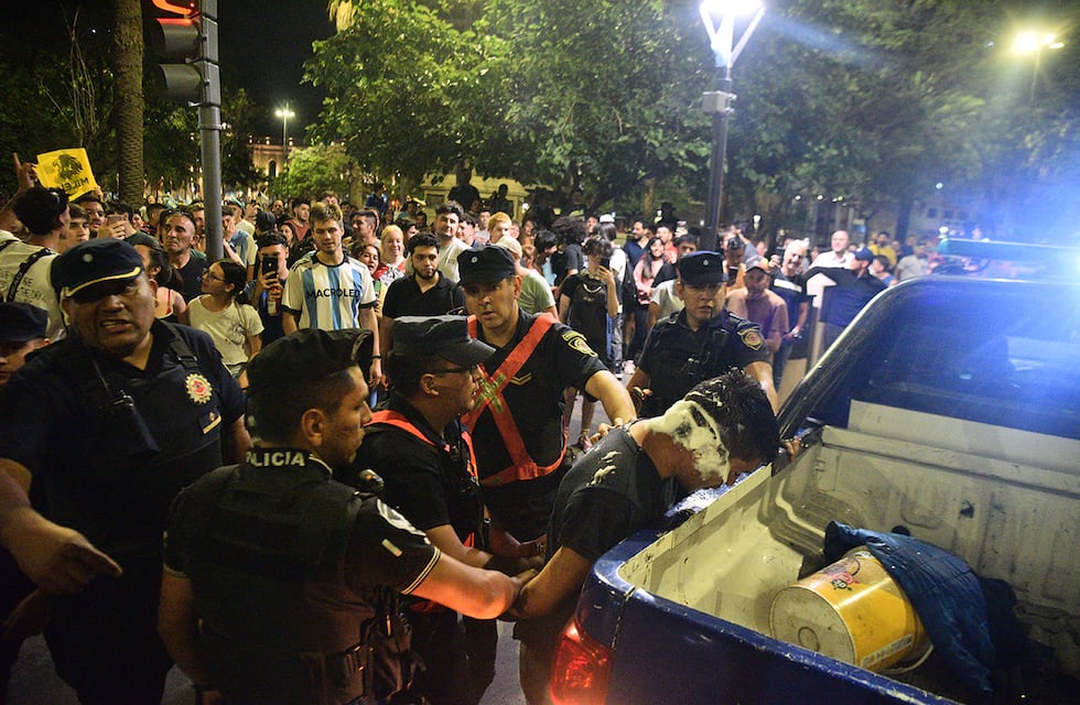 Córdoba: en pleno festejo por Milei presidente, lincharon a un hombre que arrebató un celular