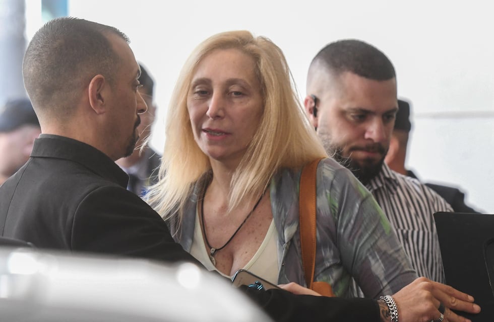 Revuelo en las redes: fotografiaron a Karina Milei en el baile de un cuartetero cordobés