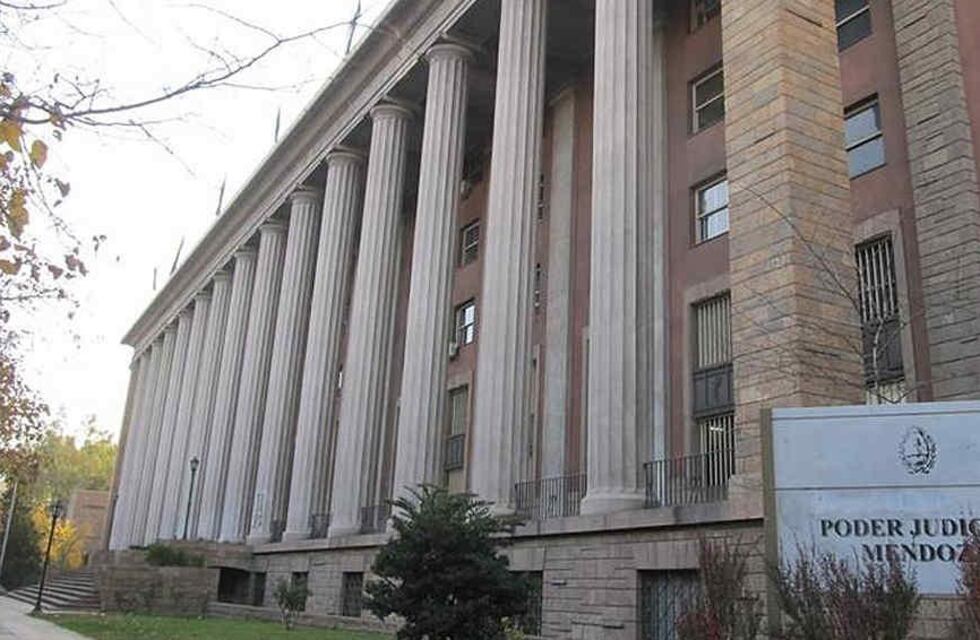 Funcionarios del poder judicial harán un paro por 24 horas