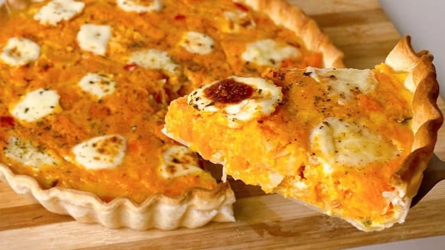 Como hacer una tarta de calabaza con cebolla caramelizada con pocos ingredientes y de forma rápida