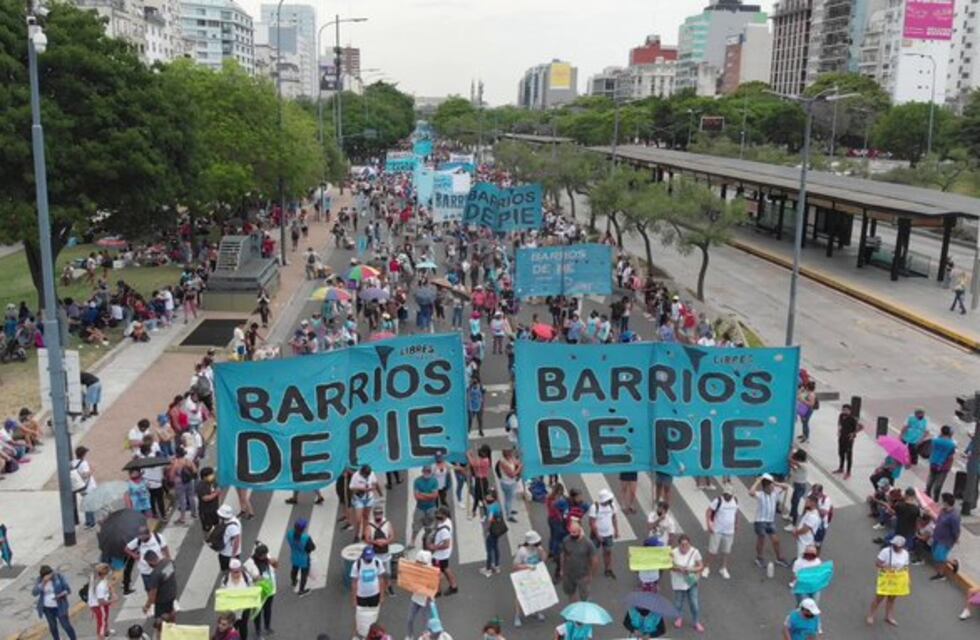 Movimientos sociales marcharon hacia el Ministerio de Desarrollo Humano porteño