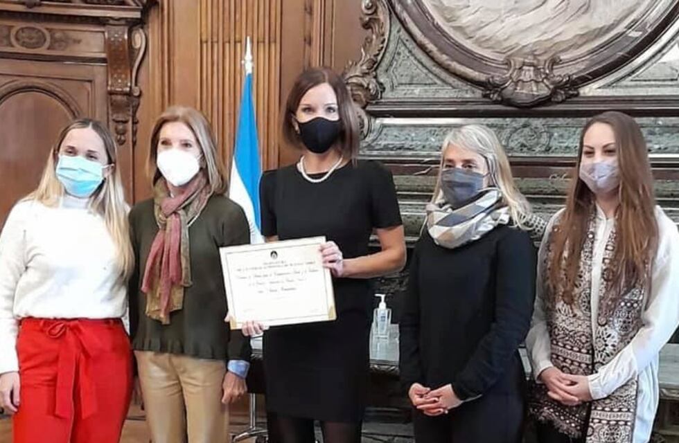 “Amores Inmigrantes” de Diana Arias declarado de interés para la Comunicación Social y la Cultura de CABA