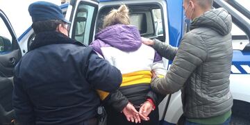 La madre del pequeño Lázaro quedó detenida en la cárcel de mujeres de Bouwer (Policía).