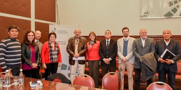 Integrantes de la comisión Poder Judicial, Ministerio Público de la Acusación y de la Defensa, Consejo de la Magistratura y Juicio Político, que se reunió en el salón "Marcos Paz" de la Legislatura.