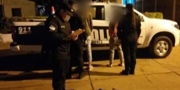 Pareja detenida por el robo de prendas de vestir en Campo Viera.