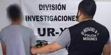 Un joven terminó detenido por sustraerle el celular a otro en Posadas.