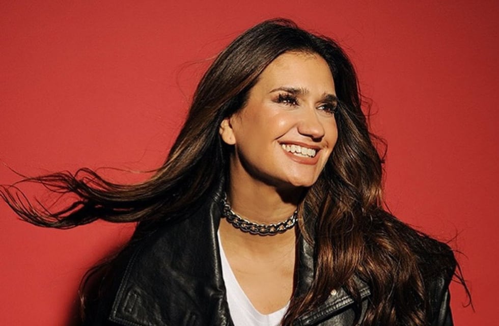 Momi Giardina se robó todas las miradas con una jugada producción de fotos: look total white y mega escote