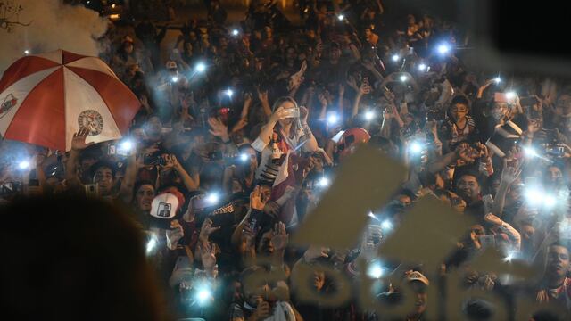 Increible recibimiento a River en Salta