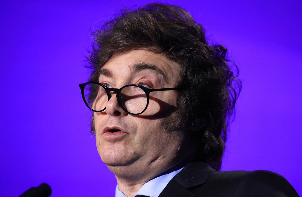 Dos bloques asimétricos que buscan su identidad