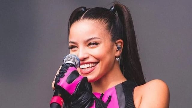 ¡Insólito! Emilia Mernes se volvió viral por un divertido blooper en México al confundir su factura favorita con una parte íntima.