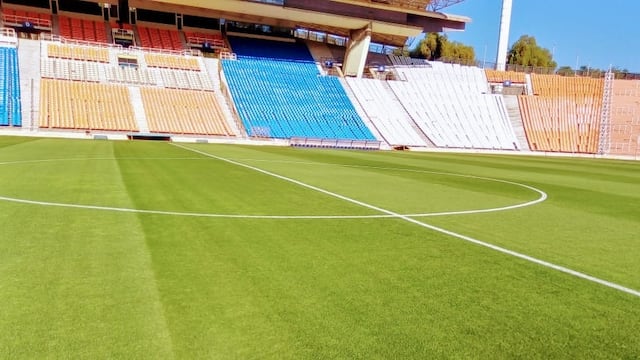 El piso del estadio Malvinas Argentinas está impecable para el partido de mañana por la semifinal de la Copa Argentina, entre Boca y Argentinos Juniors.