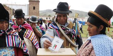 “Somos el primer país en el mundo que organiza dos elecciones de cobertura nacional en la época de Covid-19″, destacaron.